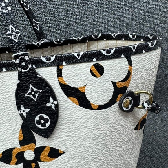 100% Authentic Louis Vuitton Neverfull W/Pouch Leather Tote Bag - Picture 4 of 16